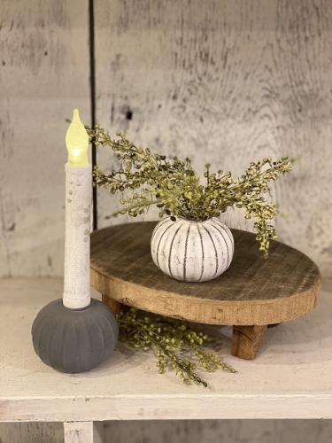 ROUND CANDLE HOLDERS